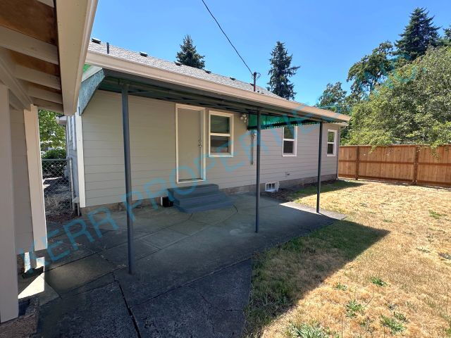 Building Photo - 6153 SE Tenino St