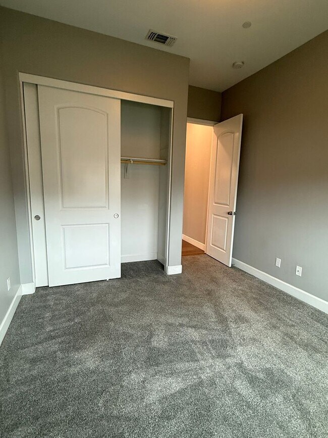 Building Photo - Gorgeous 4 Bedroom 3 Bathroom Single Level New Construction Home in Northeast Santa Rosa