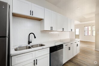 3BR, 2BA - 1,500SF - Kitchen - 5909 Cates Ave