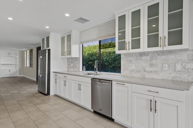 Building Photo - 47 Cornell Dr