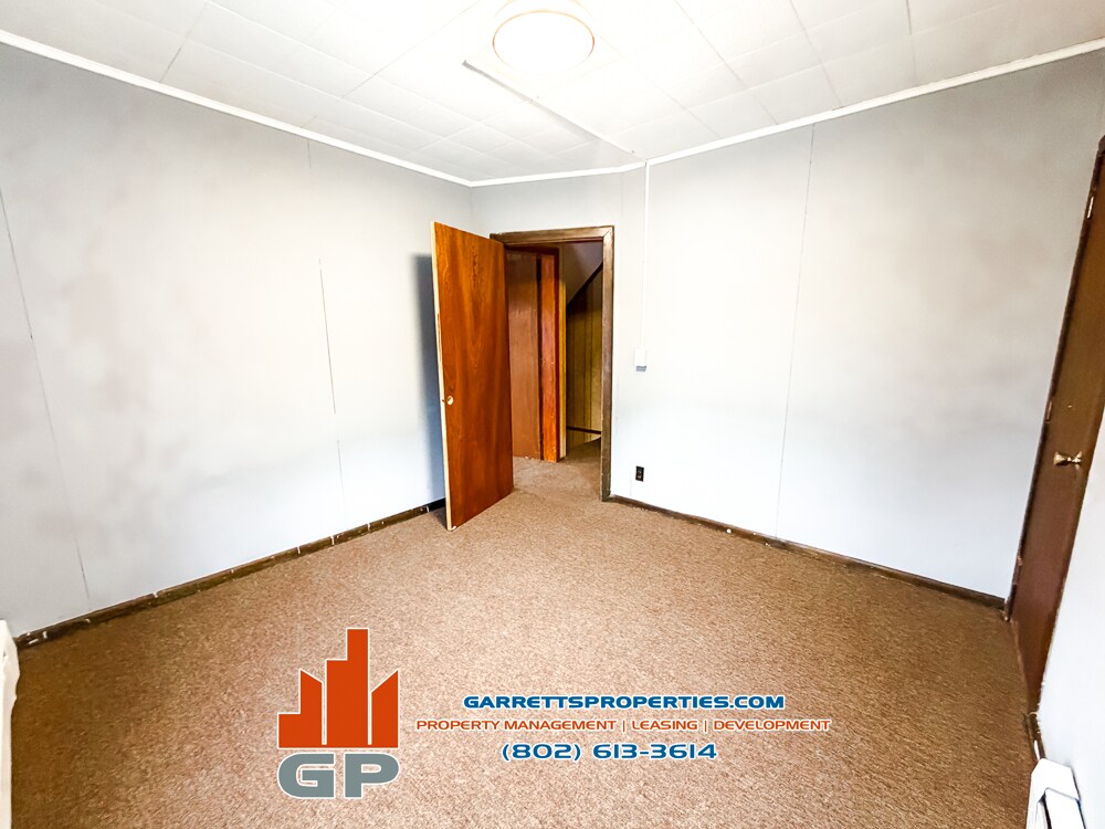 Building Photo - 36 Circle St