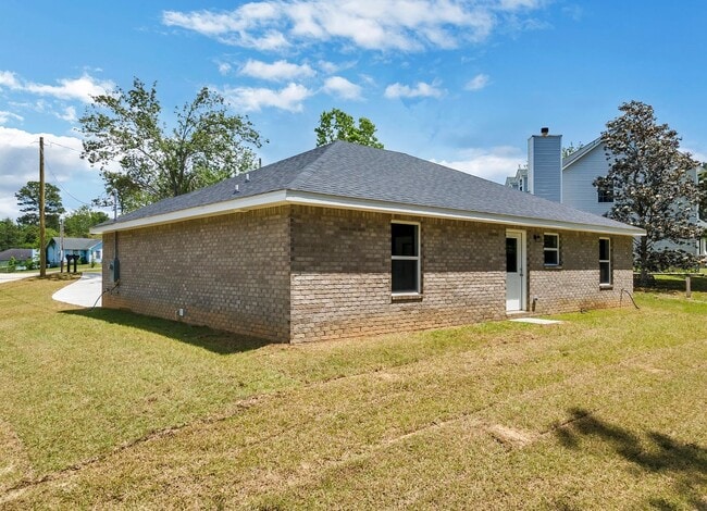Building Photo - MOVE IN SPECIAL 1/2 off 1st months rent!!!!