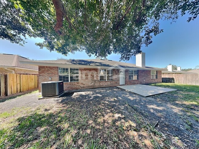 Building Photo - 3256 Silverado Cir