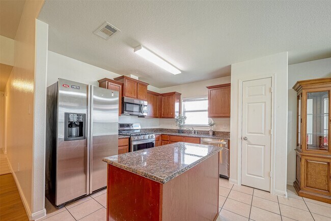 Building Photo - 26915 Teal Bayou Ln