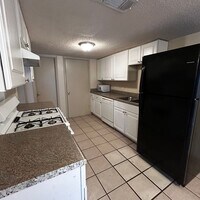 Building Photo - 7204 Creekside Dr