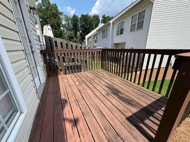 Building Photo - 644 Kenridge Dr