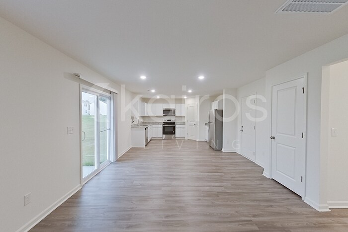Building Photo - 7004 Peppermill Way