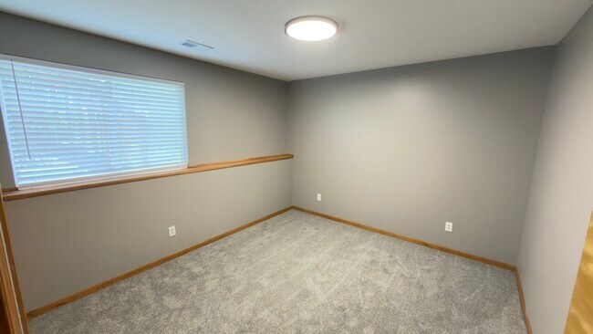 Building Photo - 10757/10759 Chicago Drive