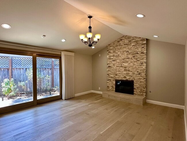 Building Photo - Recently Remodeled Home- Gourmet Kitchen- ...