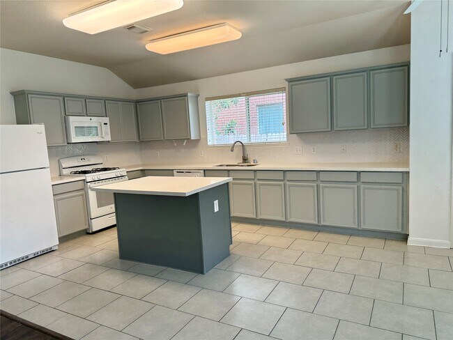 Building Photo - 2210 Tremont Trail Ln