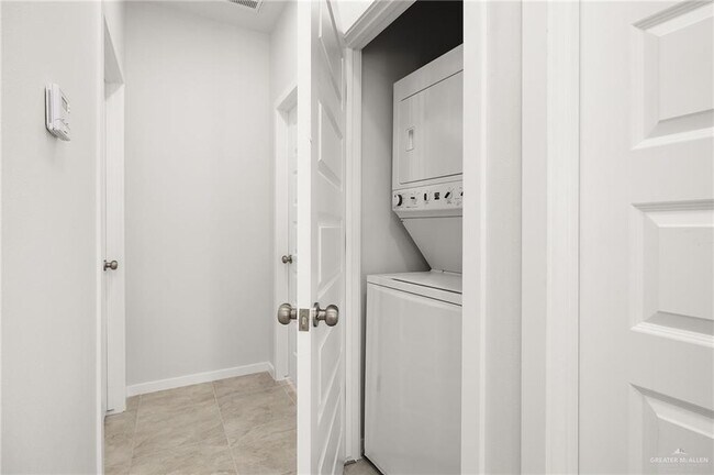 Building Photo - 12 N Alexandrite Ave