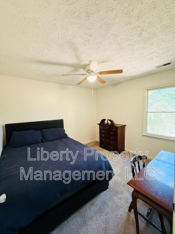 Building Photo - 132 Windsor Ln