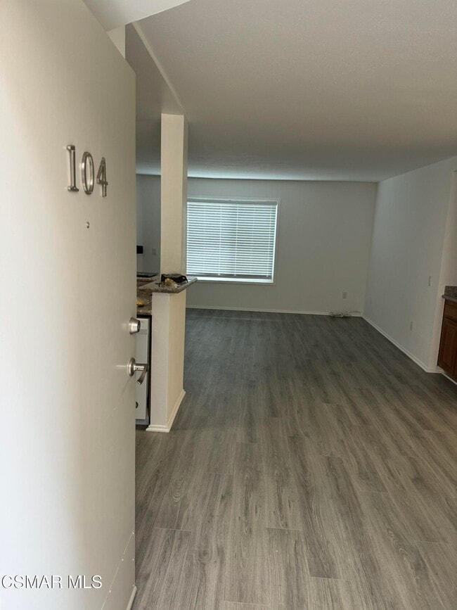 Building Photo - 13042 Riverside Dr