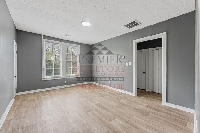 Building Photo - 852 Fulton Ave