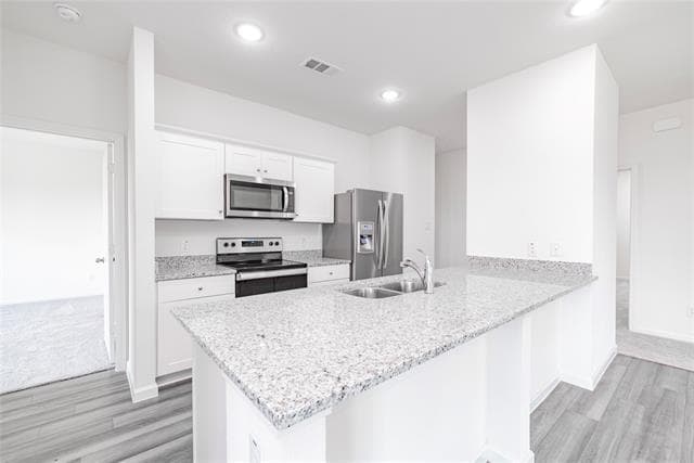 Building Photo - 772 Wellington Dr