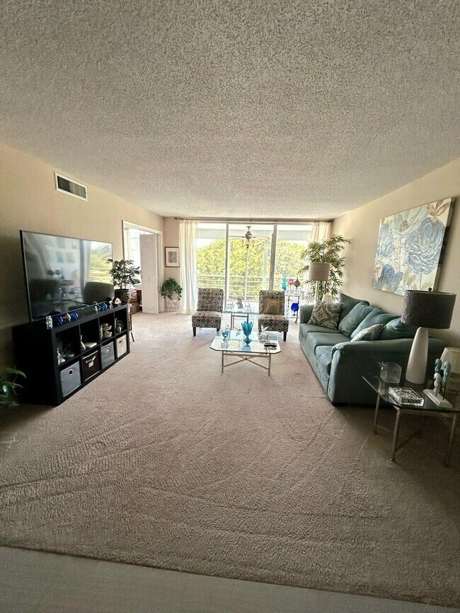 Building Photo - 2691 S Course Dr