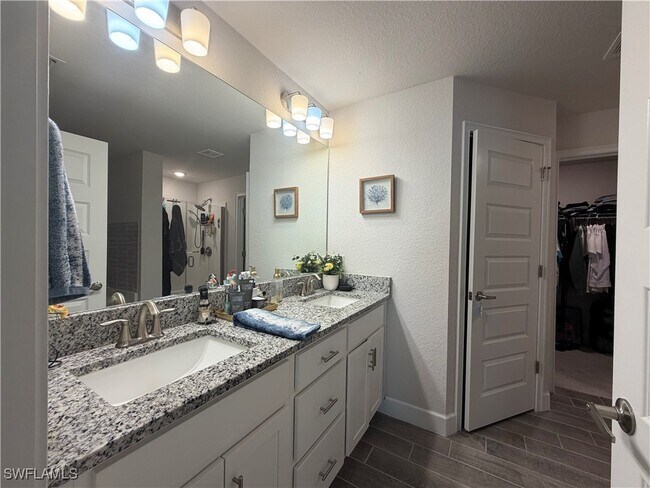 Building Photo - 4236 NE 20th Pl