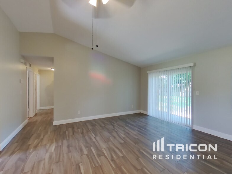 Building Photo - 1108 Robin Dr