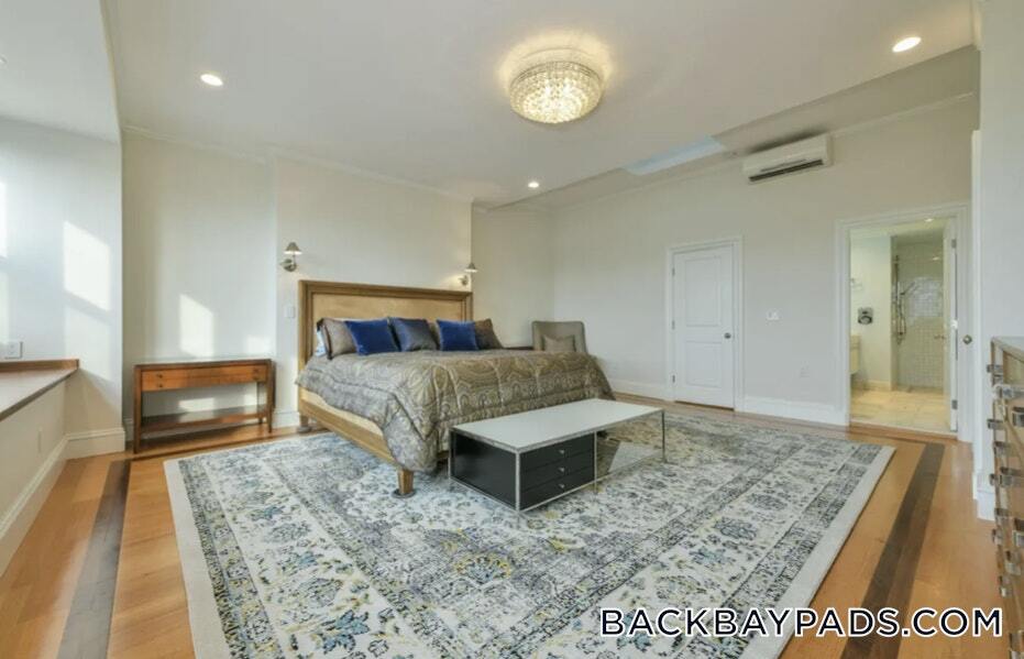 Building Photo - 214 Beacon St