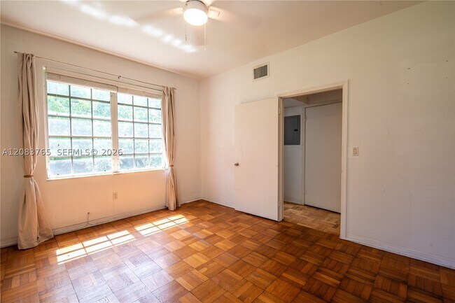 Building Photo - 85 S Hibiscus Dr