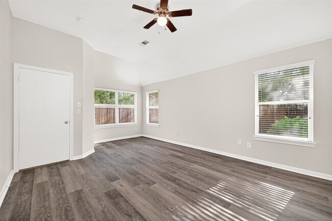 Building Photo - 13006 Rose Landing Dr