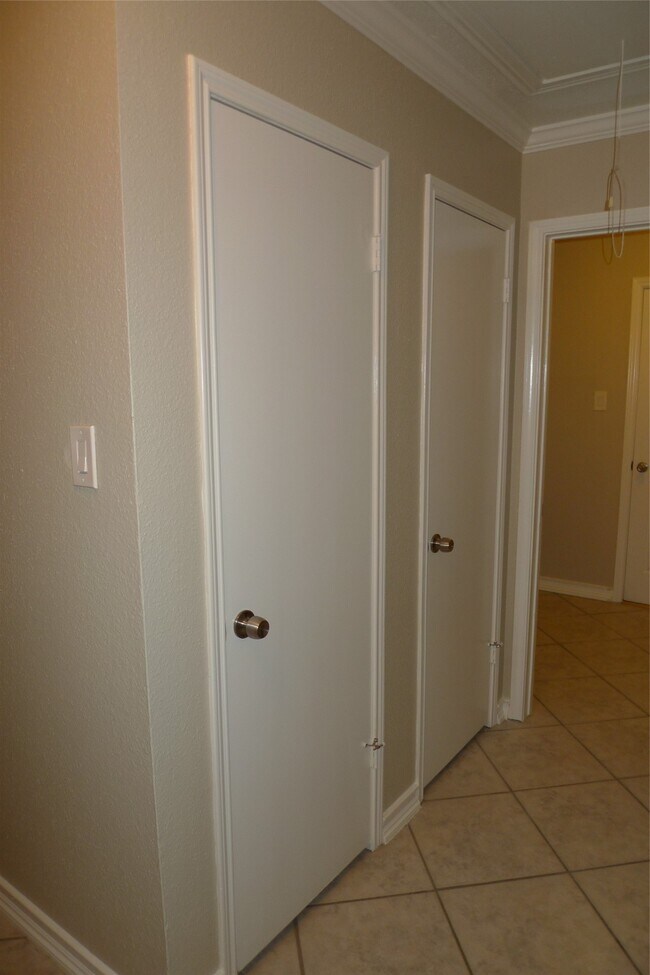 Building Photo - 15406 Ensenada Dr