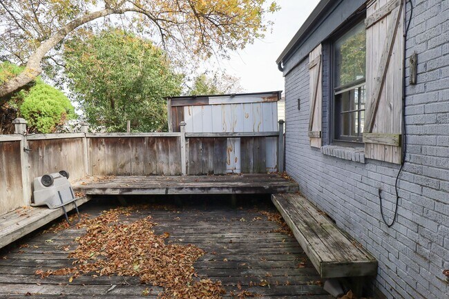 Building Photo - Midtown 2 Bedroom Gem! Available for move in immediately!