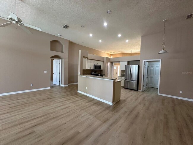 Building Photo - 13813 Bluewater Cir