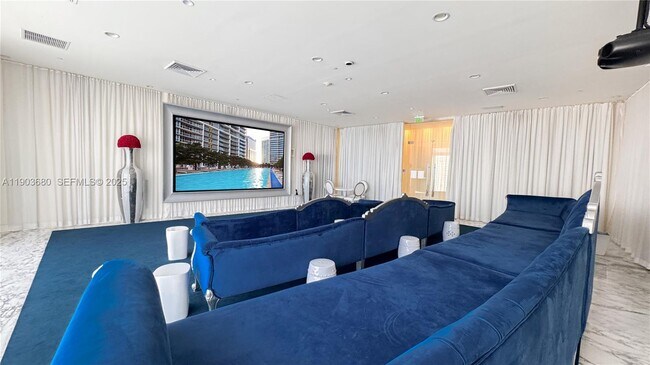 Building Photo - 465 Brickell Ave