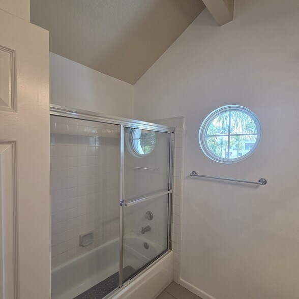 Building Photo - 7492 Seabluff Dr