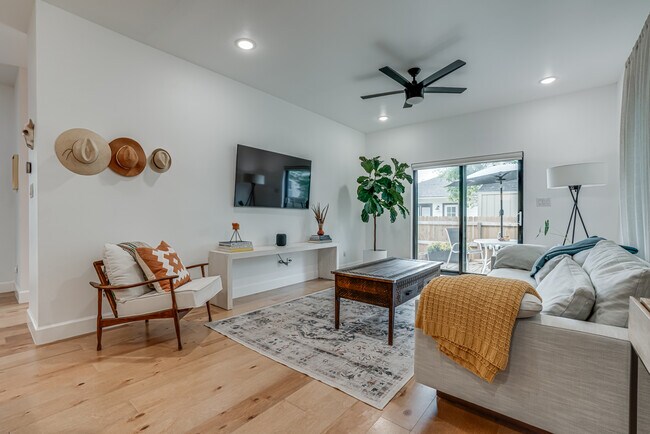 Building Photo - 211 Gibson