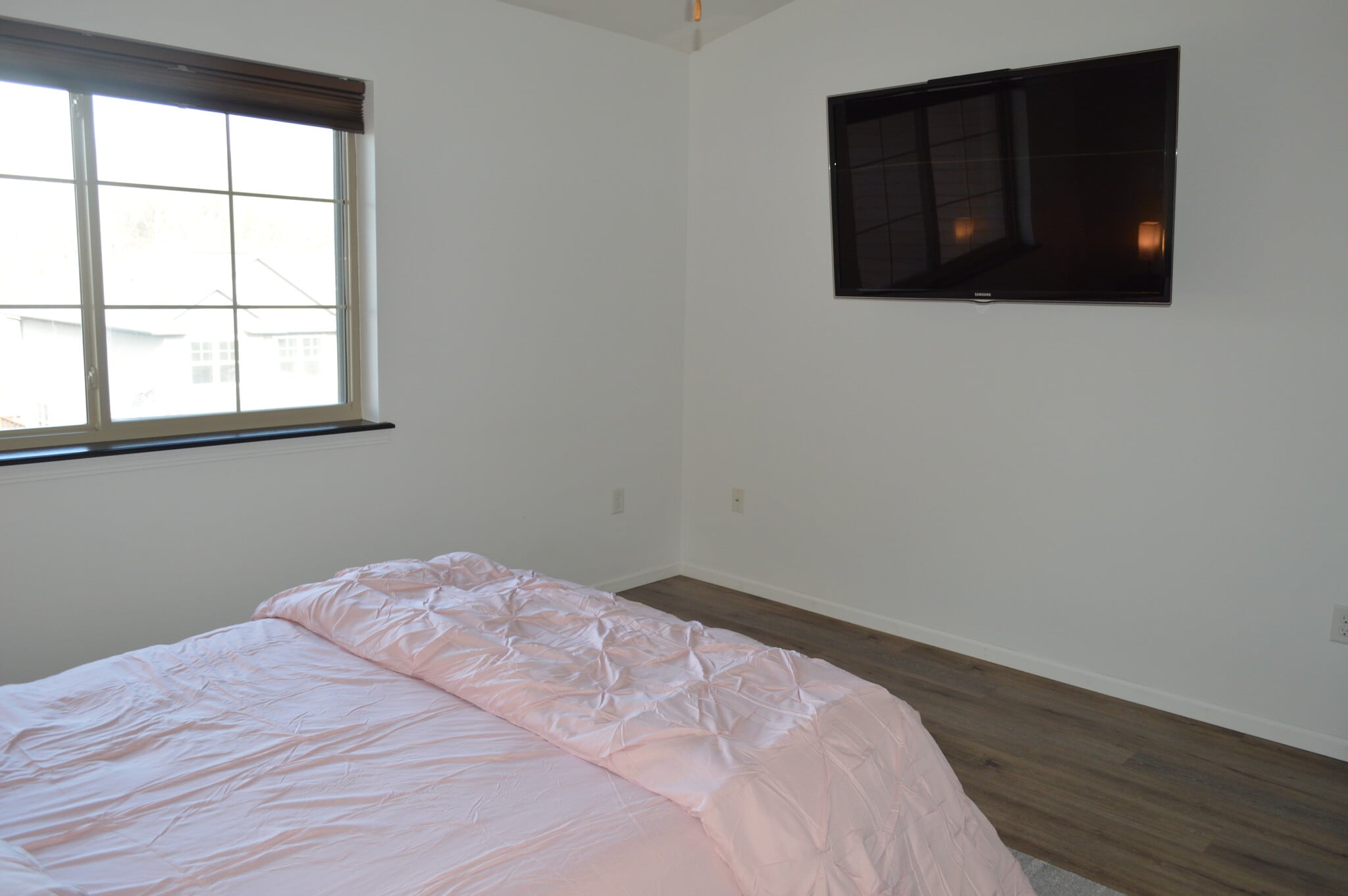 Building Photo - 751 Mission Point Rd