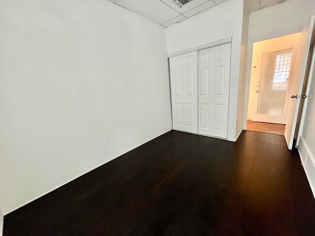 Building Photo - 2204 Rio Grande St