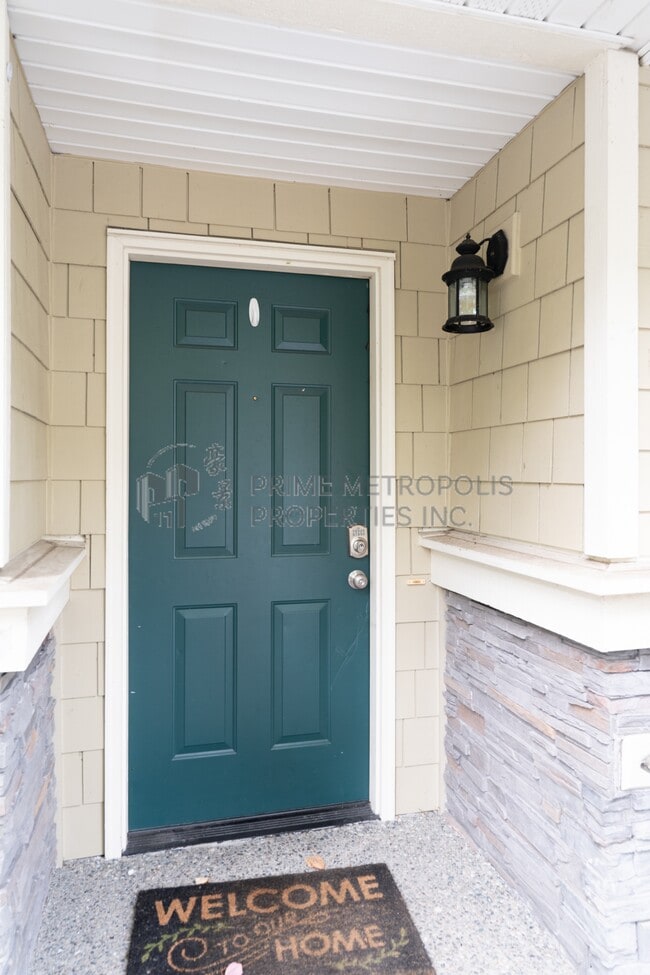 Building Photo - 2062 Newport Way NW
