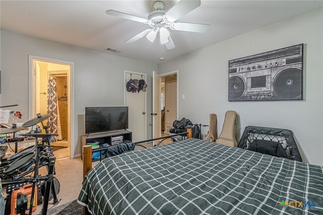 Building Photo - 133 Algarita Rd