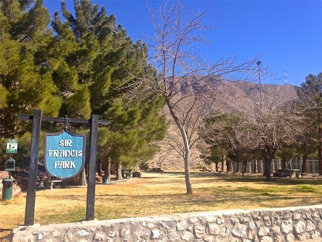 Building Photo - 4800 N Stanton St