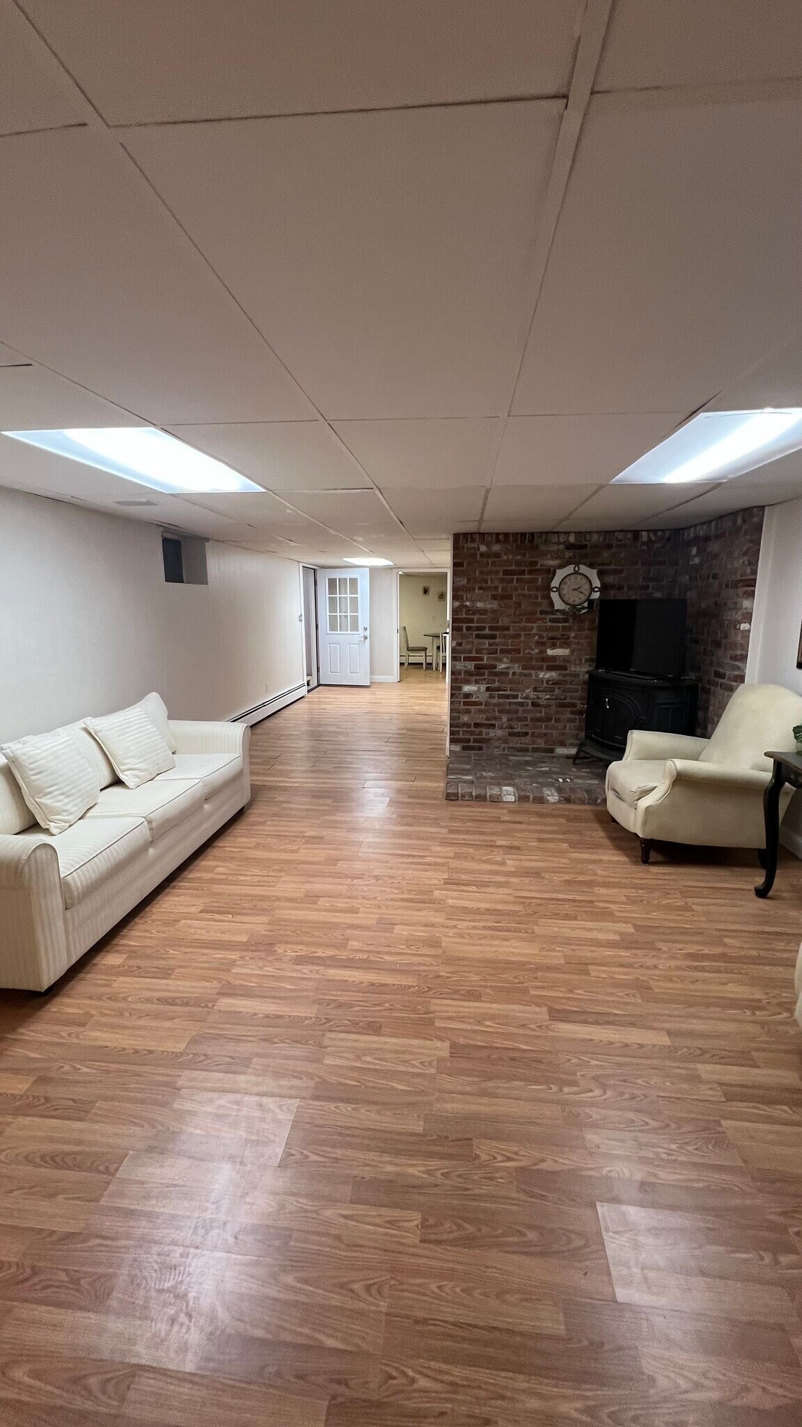 Building Photo - 102 Hillside Rd