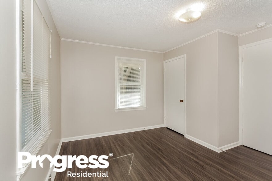 Building Photo - 508 W Allison Ave