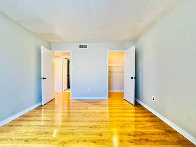 Building Photo - 1514 Roberts Way