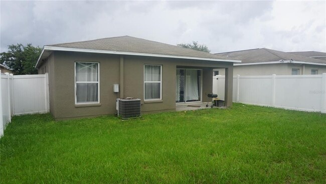 Building Photo - 7862 Carriage Pointe Dr
