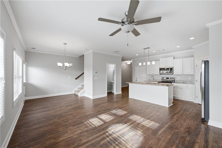 Building Photo - 327 Cashes Ct