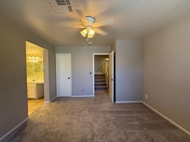 Building Photo - Townhome for Rent