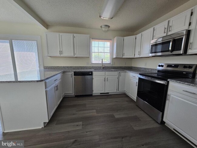 Building Photo - 23 Lordship Ln