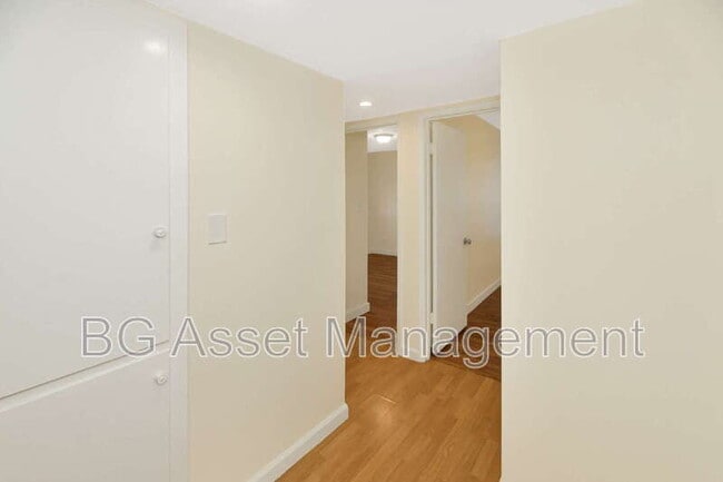 Building Photo - 961 Barkley Ct