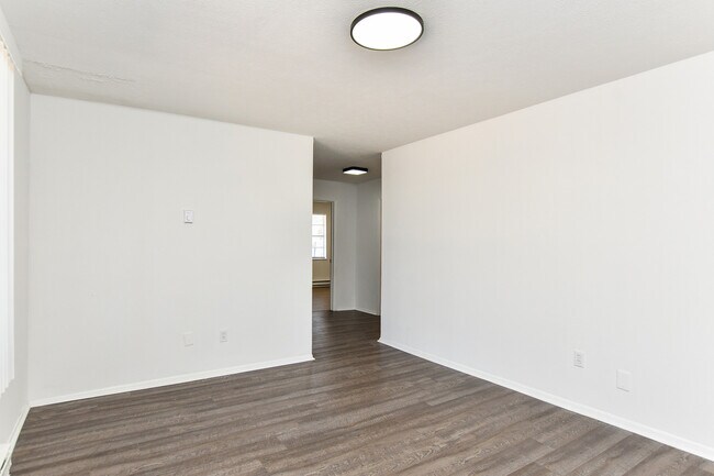 Living Room - Vista West I (Westgate)