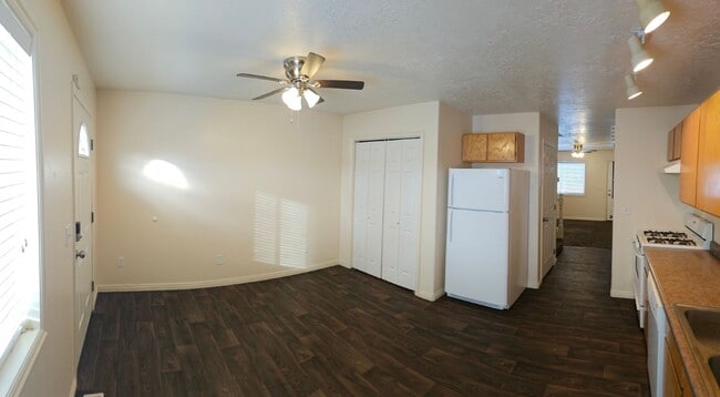 Building Photo - 629 Countryside Ave