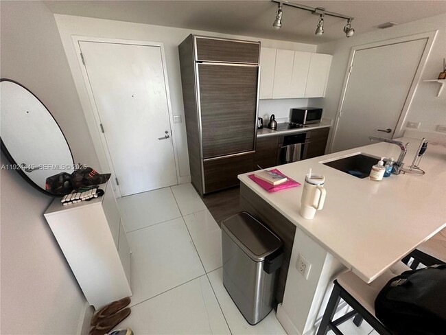 Building Photo - 1100 S Miami Ave