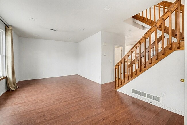 Building Photo - 3 Bedroom 2.5 Bathroom is Old Town Arvada