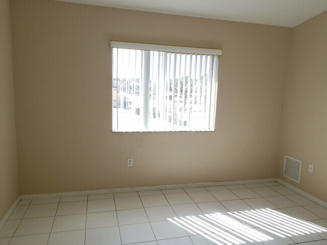Building Photo - 3780 N Jog Rd