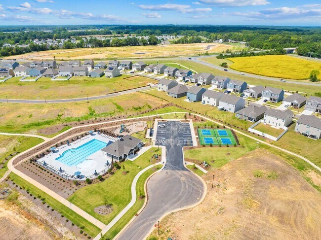 Building Photo - 1837 Vanderlyn St